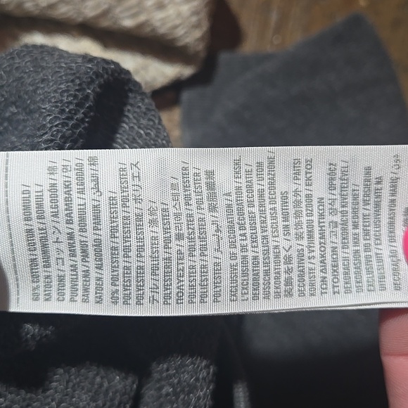 Small Abercrombie & Fitch Gray Sweater with Gold and Silver Sparkly Hearts Y2k - Picture 4 of 5